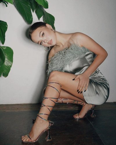 Луна Ком