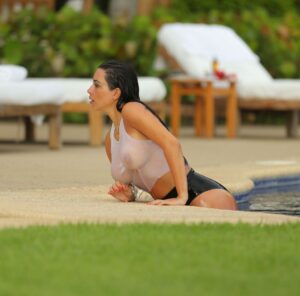 Ким Кардашьян (kimkardashian)