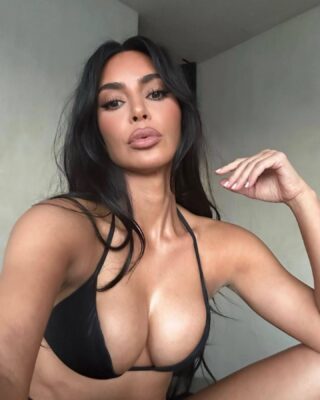 Ким Кардашьян (kimkardashian)