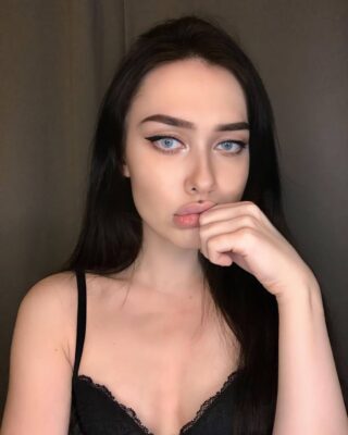Юлия Юрасова (Girlwalkingonfire)