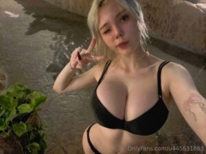 Китти Китт (Kitty Keettt, Mommy Kitty)