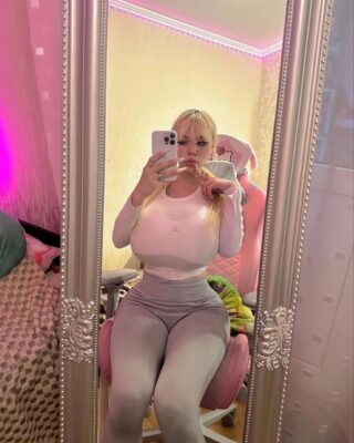 Китти Китт (Kitty Keettt, Mommy Kitty)